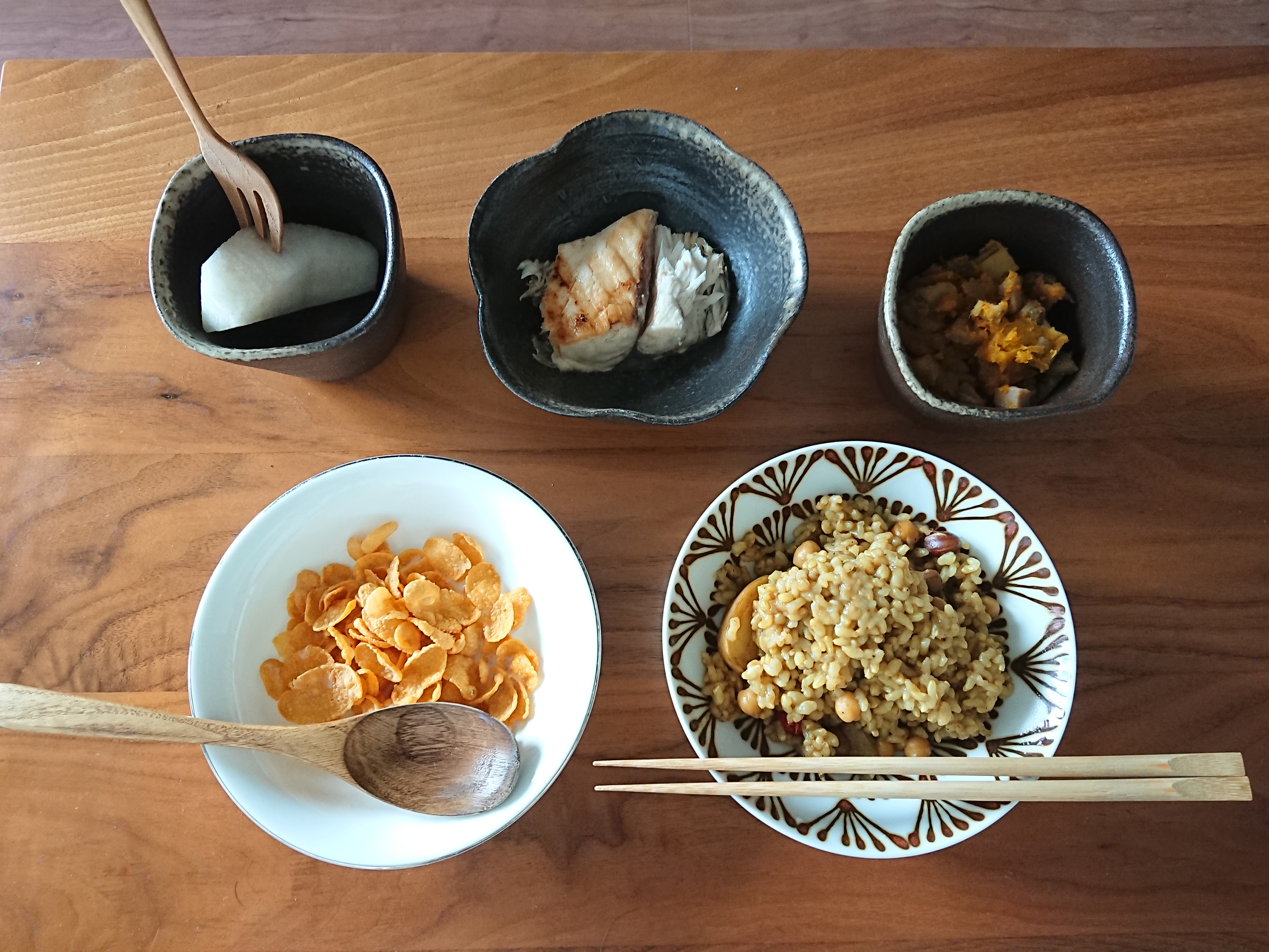 5分で25種の食材を使用した朝食を