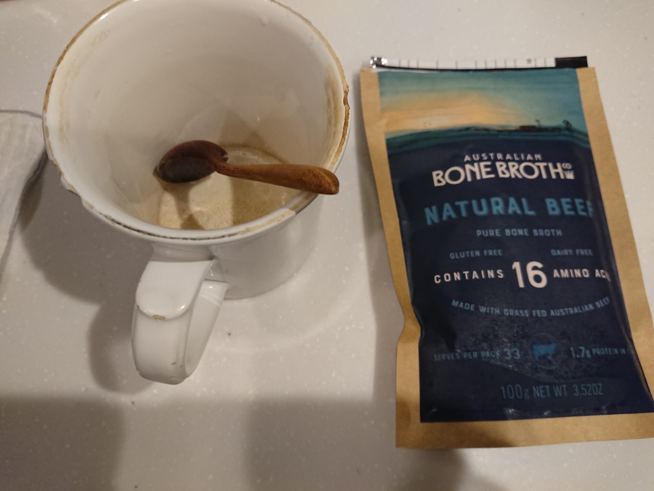 粉末ボーンブロスをお湯で溶いて飲んだ